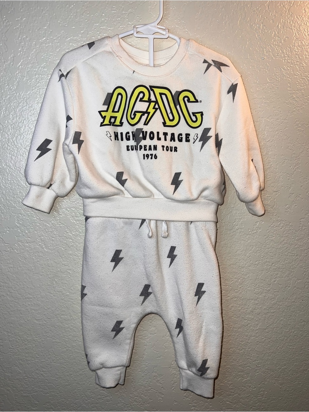 Baby AC/DC Sweatsuit Set Size 12 month